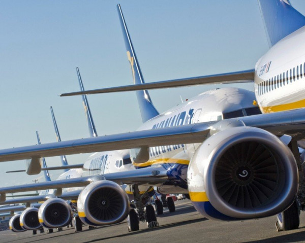 A Ryanair le faltan aviones para el invierno 2023/24