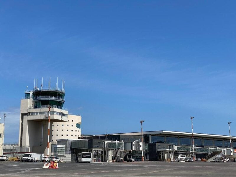 Cierran el aeropuerto de Catania por la erupción del volcán Etna