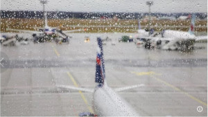 Las lluvias inundan el Aeropuerto de Frankfurt y bloquean sus vuelos