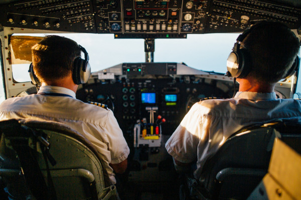 Pilotos de Wamos Air crean una sección sindical de Sepla en la aerolínea