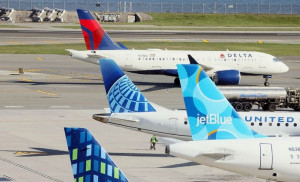 Tres aerolíneas estadounidenses recortan sus operaciones con Cuba
