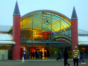 Eurodiputados van en tren a Estrasburgo y acaban en Disneyland por error