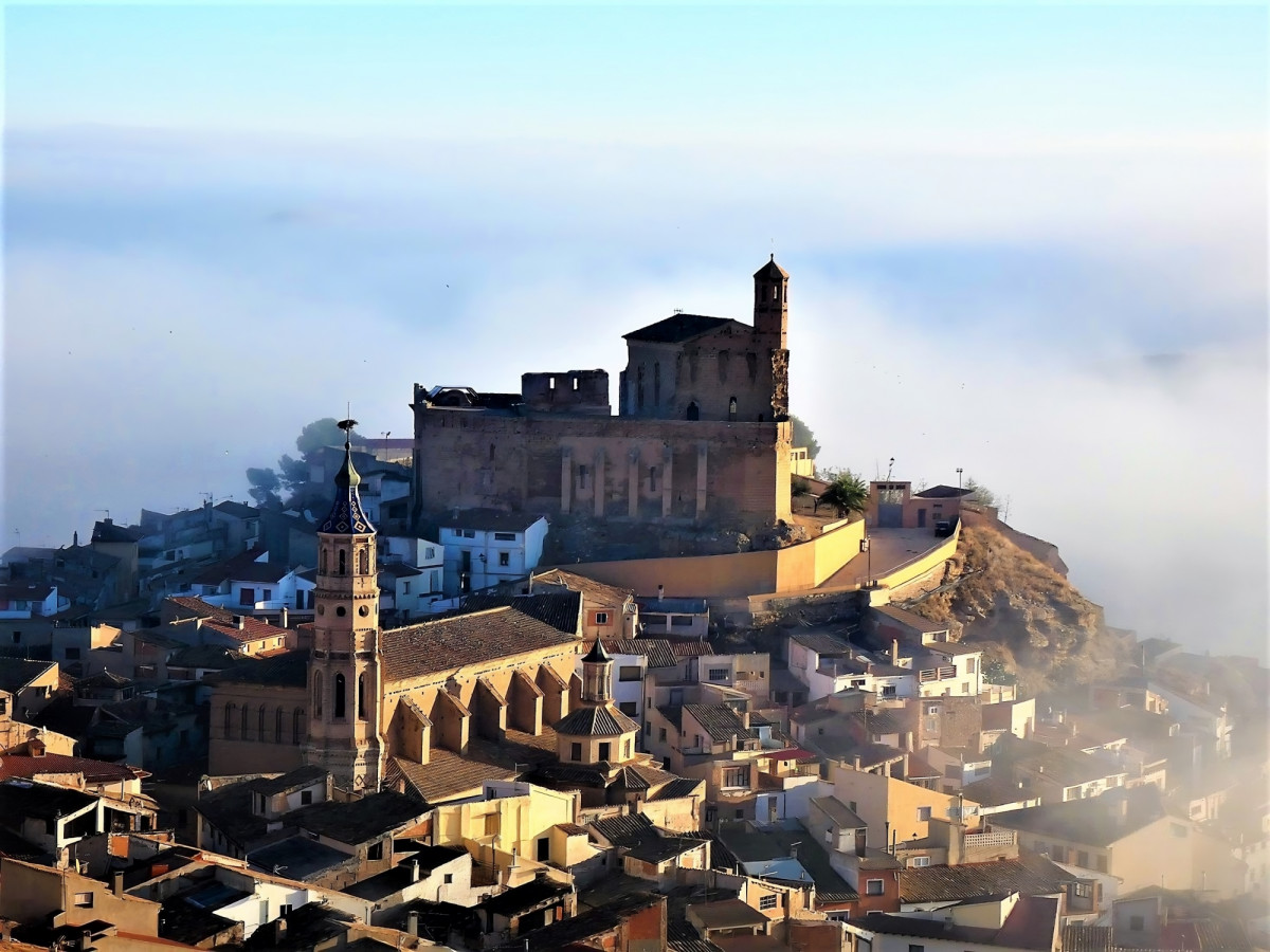10 castillos y una torre alucinantes que descubrir en España