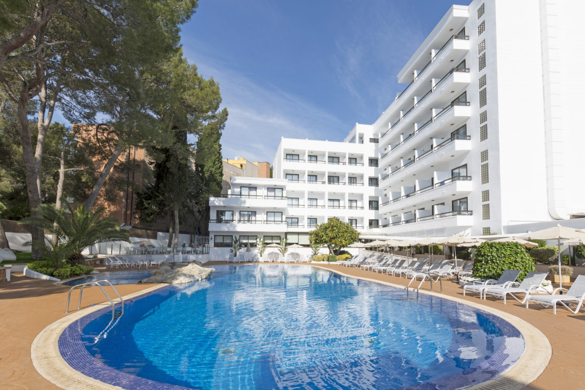 Palmira Hotels cede la gestión de dos hoteles en Mallorca 
