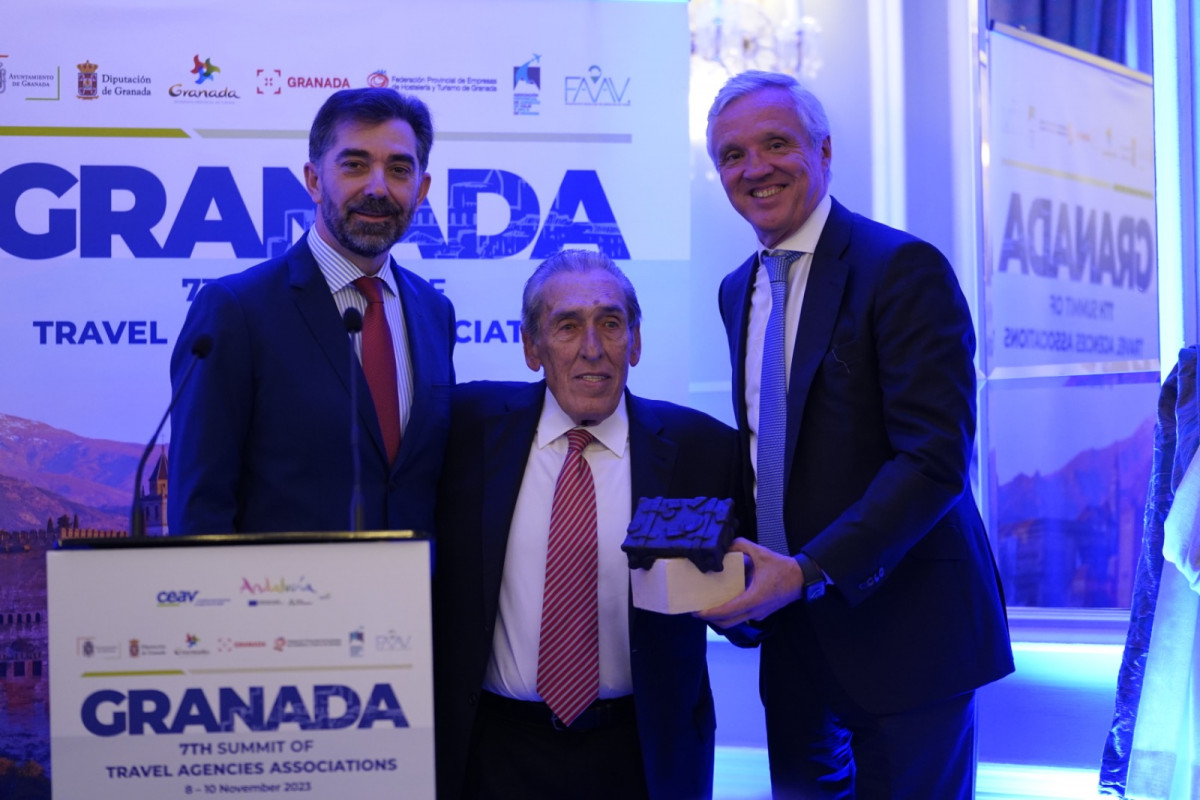 CEAV premia a Pedro Iriondo y a la empresa Crisol