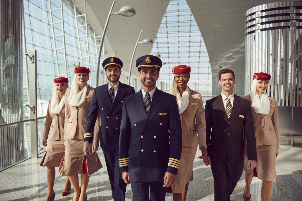 ¿Cuántos pilotos y tripulantes de cabina españoles trabajan en Emirates?