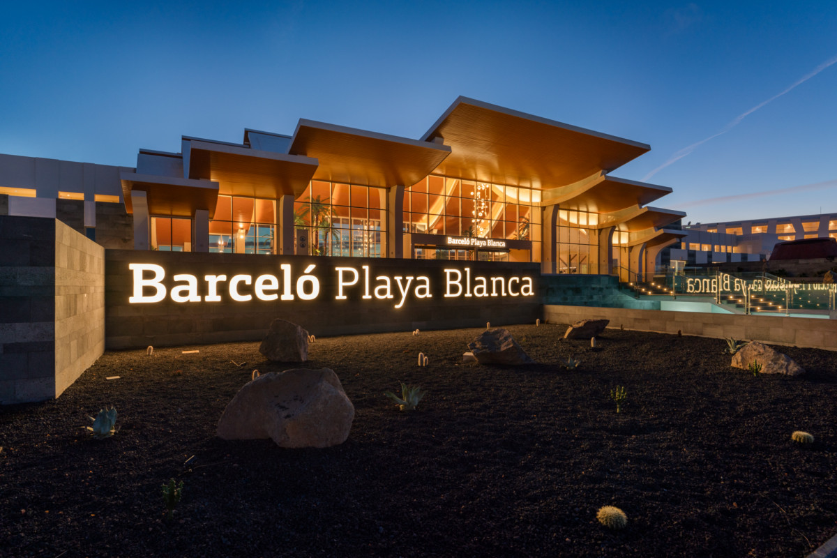 Barceló abre un nuevo hotel en Lanzarote y llega a 16 en Canarias