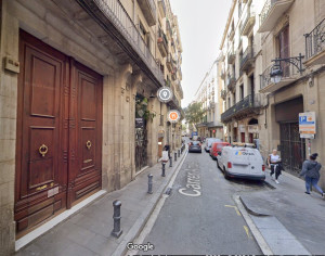 Un edificio de Barcelona alquilaba 14 pisos turísticos ilegales