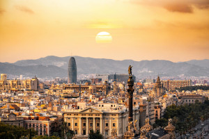 La oferta de alquiler turístico cae un 40% en Barcelona, Palma e Ibiza