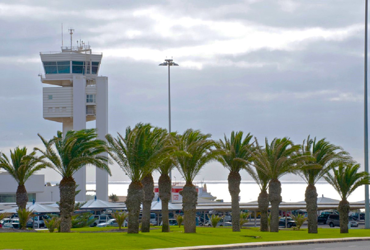 Canarias pide revertir y parar la privatización de las torres 