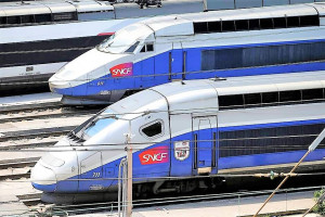 Cancelan la mitad de los trenes Barcelona-París por huelga en Francia