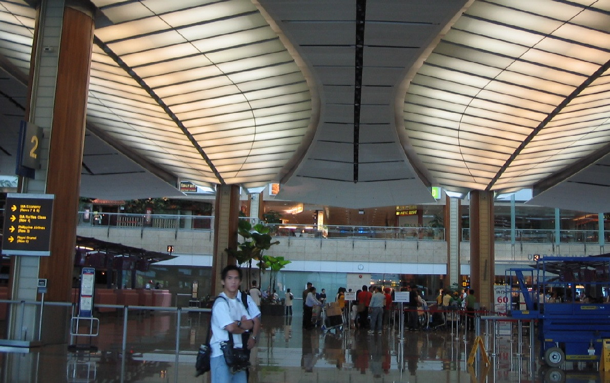 Singapur planea cobrar un impuesto de SAF a los pasajeros aéreos