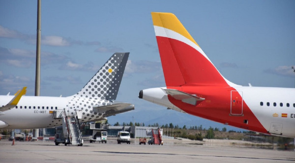 Iberia, la aerolínea más puntual de Europa y Vueling la low cost del mundo