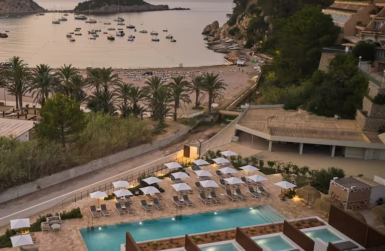 Hilton abrirá dos hoteles Curio Collection en Ibiza 