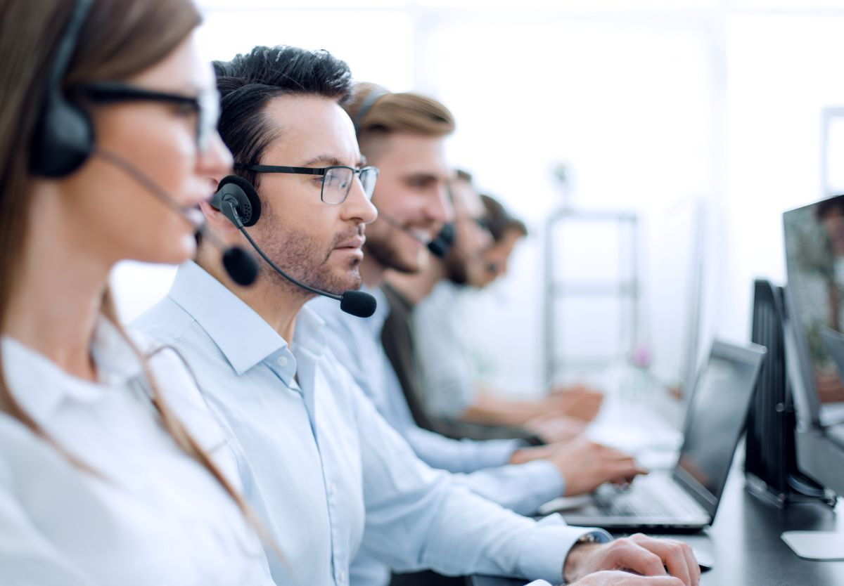 Cómo la tecnología puede mejorar la experiencia con guías y en call centers