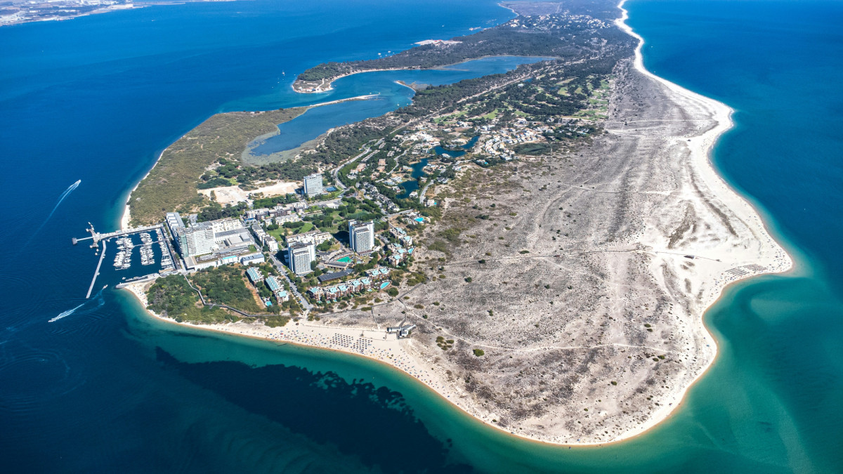 Na Praia, el resort de lujo que Sandra Ortega espera abrir 2026