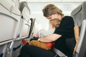 Volar con niños: lo que hay que saber sobre la asignación de asientos