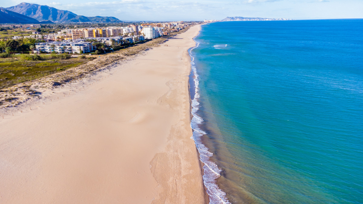 Las mejores (y más bonitas) playas para viajar este verano de España