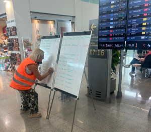 El caos en los aeropuertos deja miles de cancelaciones y retrasos de vuelos