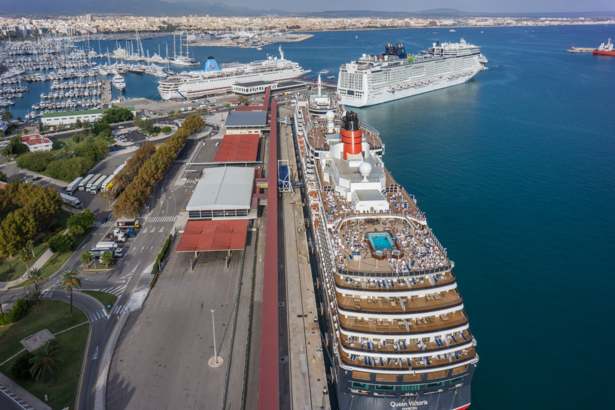 Los pasajeros de crucero crecen un 7% desde enero, con un 3,3% menos barcos