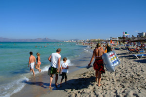 Emisor español: agosto pierde turistas y los gana septiembre