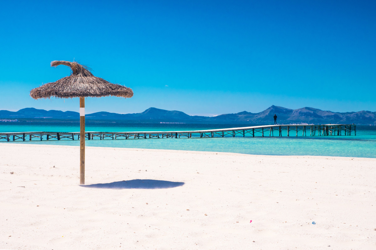 Ni Seychelles,ni Grecia: cuál es la playa con la arena más blanca del mundo