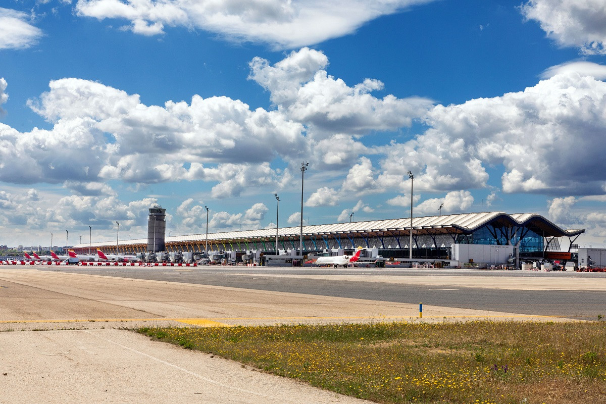 Cierran una pista de Madrid Barajas durante 42 días por obras