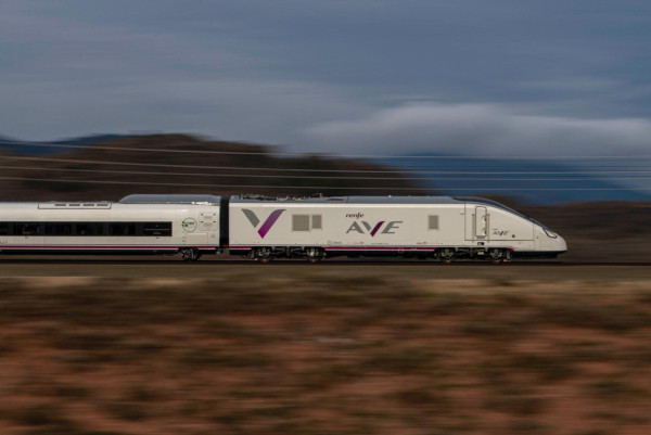 Caos ferroviario: los trenes encadenan incidencias sin frenos