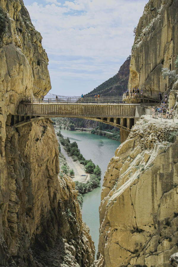 10 rutas ideales para hacer senderismo por España este otoño