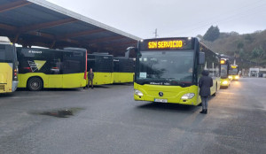 La huelga del transporte de viajeros avanza con servicios mínimos dispares