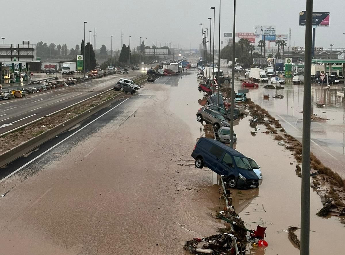 DANA en Valencia con pasajeros afectados en trenes, aeropuerto y carreteras