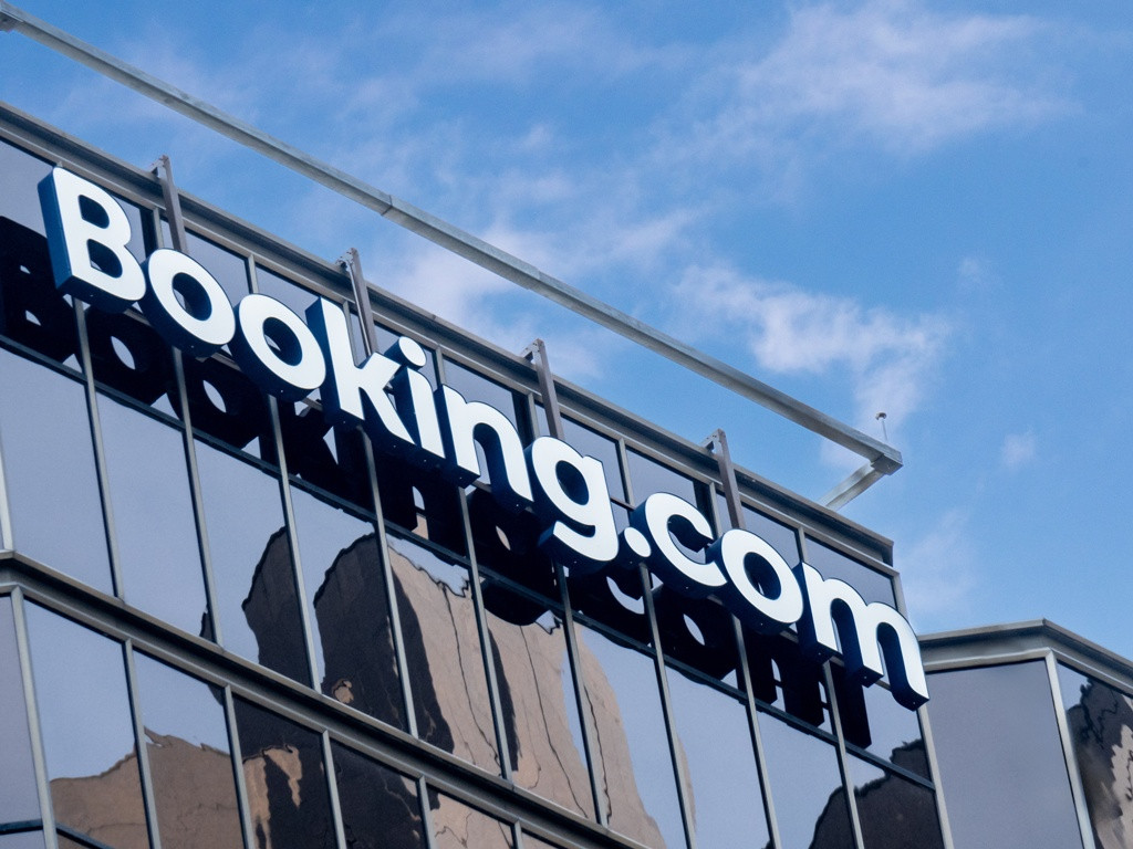 El aumento de la demanda supera las expectativas de Booking.com