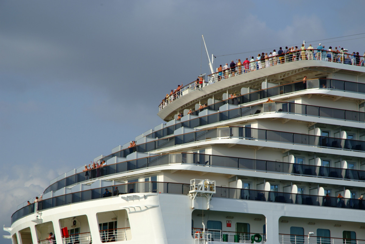 Leve caída de las escalas de cruceros y los pasajeros en octubre