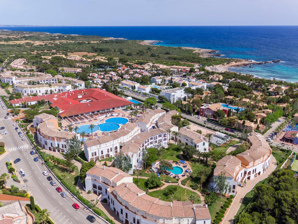 Atom invierte 1,1M€ en la renovación del hotel Sol Falcó de Menorca