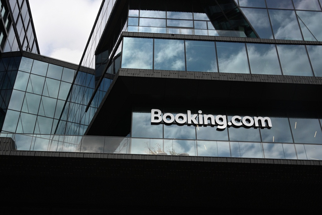 Booking alcanza beneficios récord en 2024 y refuerza su estrategia de IA