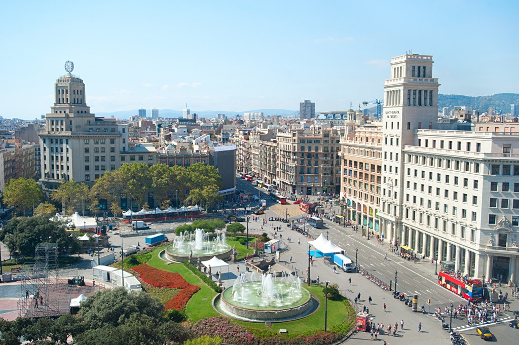 Conflicto entre empresas y Generalitat por la subida de la tasa turística