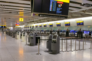 El aeropuerto de Heathrow, cerrado hoy todo el día por un incendio