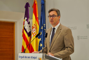 El Govern balear pide que AENA limite los vuelos en temporada alta