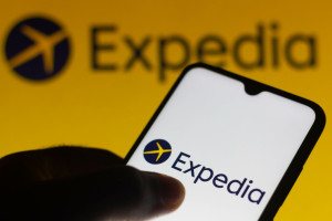 Expedia supera sus previsiones pese a la caída de la demanda en EEUU