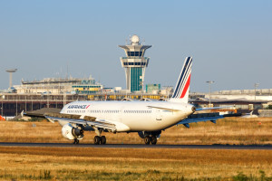 El aeropuerto de París Orly cancela el 15% de sus vuelos este lunes