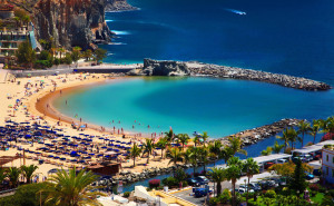 Las empresas turísticas de Canarias anticipan un estancamiento en 2025