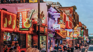 Ruta por el corazón del Lejano Oeste: cultura, barbacoa y música country