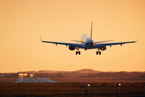 Las aerolíneas ofertan en junio 12,2 millones de plazas hacia España