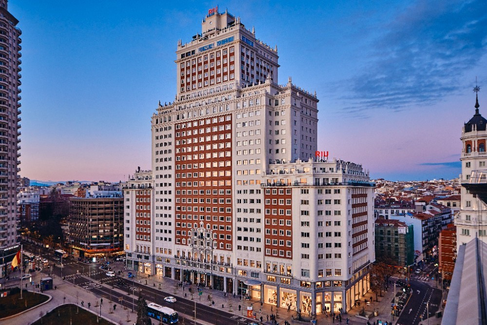 Cómo reducen las cadenas hoteleras las emisiones de CO2 en eventos