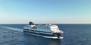 Trasmed y puertos de Baleares pactan suspender la propuesta de barco-hotel