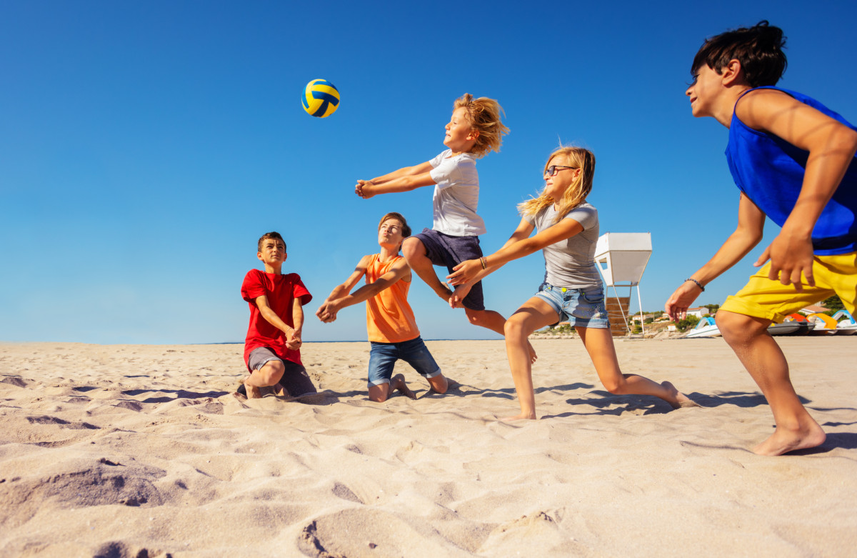¿Te pueden multar por coger conchas o arena de la playa? Lo que dice la ley