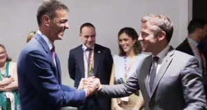España respalda un impuesto a los vuelos de primera clase y jets privados