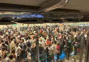 La nueva situación de caos en el aeropuerto de Barajas indigna al sector