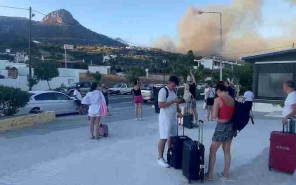 Incendios en Grecia: evacuados cerca de 5.000 turistas en Creta