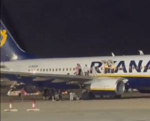 Un incendio en un avión en el aeropuerto de Palma deja 18 heridos leves